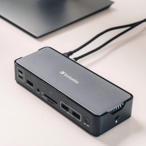 Verbatim Usb-c Pro Docking Station 15-in-1 Audio/displayport/hdmi/micro Sd/rj45/sd/usb-a/usb-c Gray